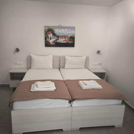 Alexia Rooms Палеохора Экстерьер фото