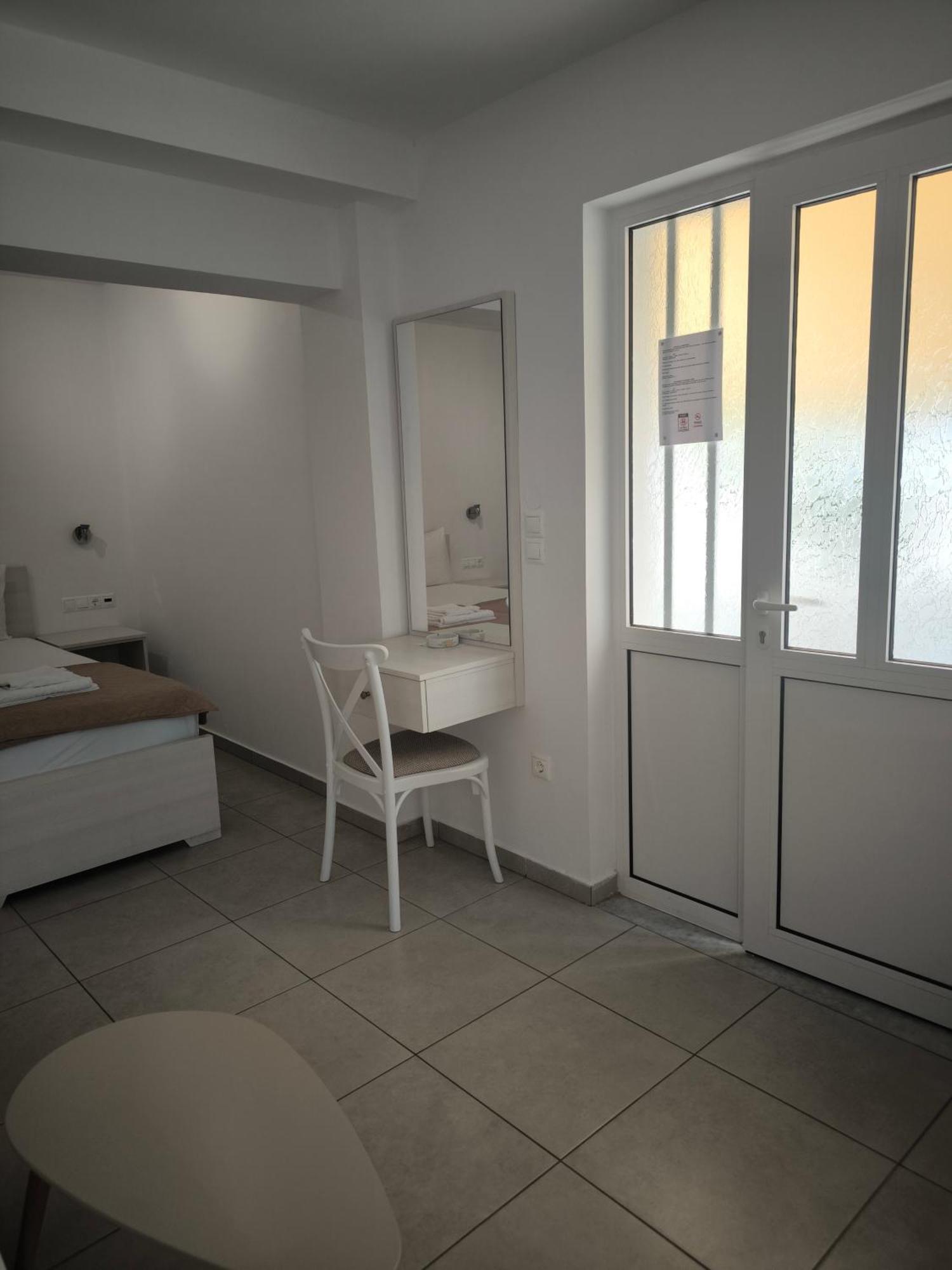 Alexia Rooms Палеохора Экстерьер фото