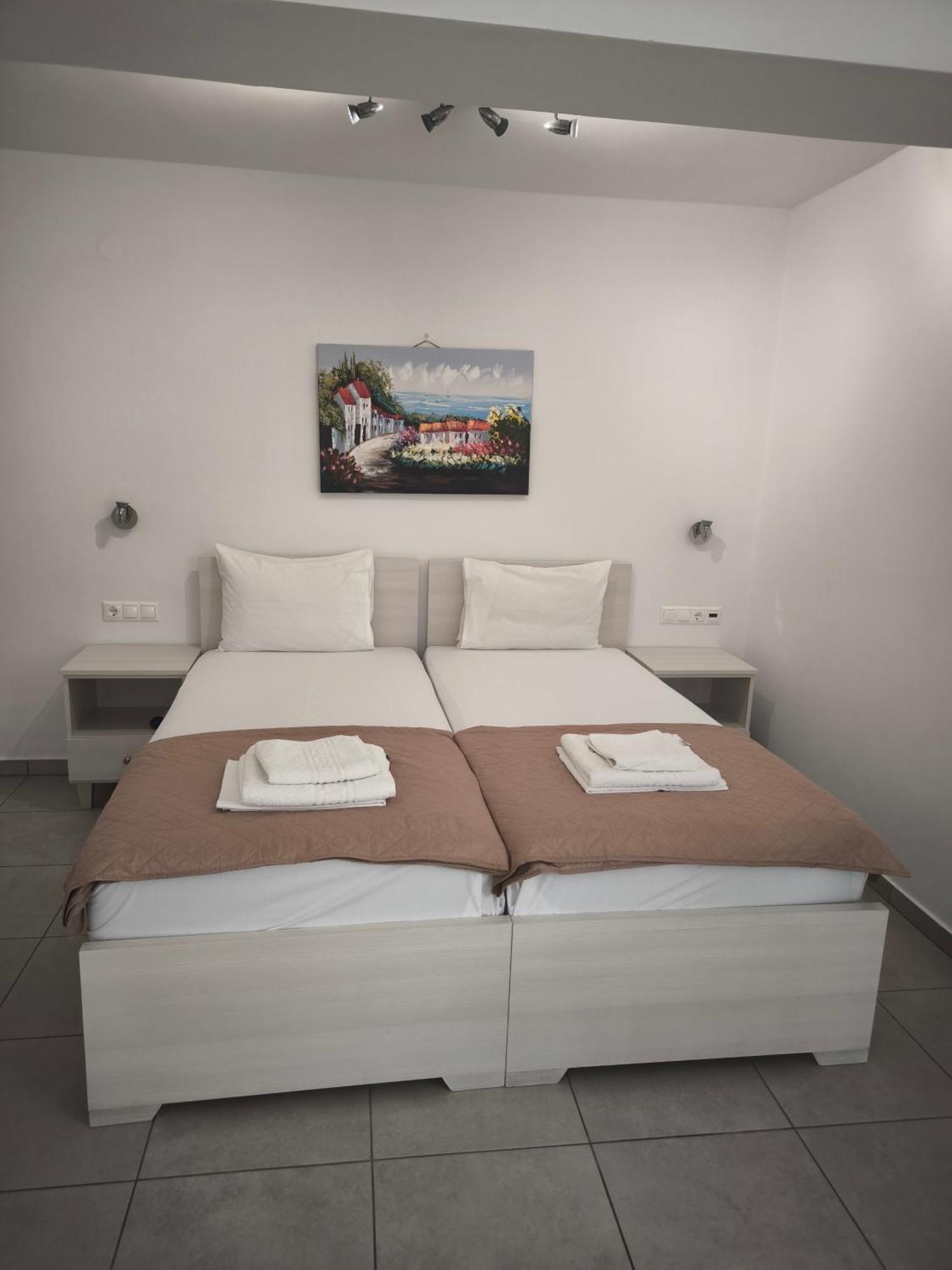 Alexia Rooms Палеохора Экстерьер фото