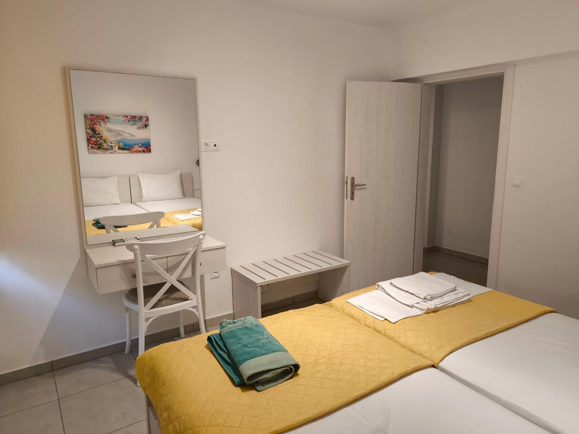 Alexia Rooms Палеохора Экстерьер фото