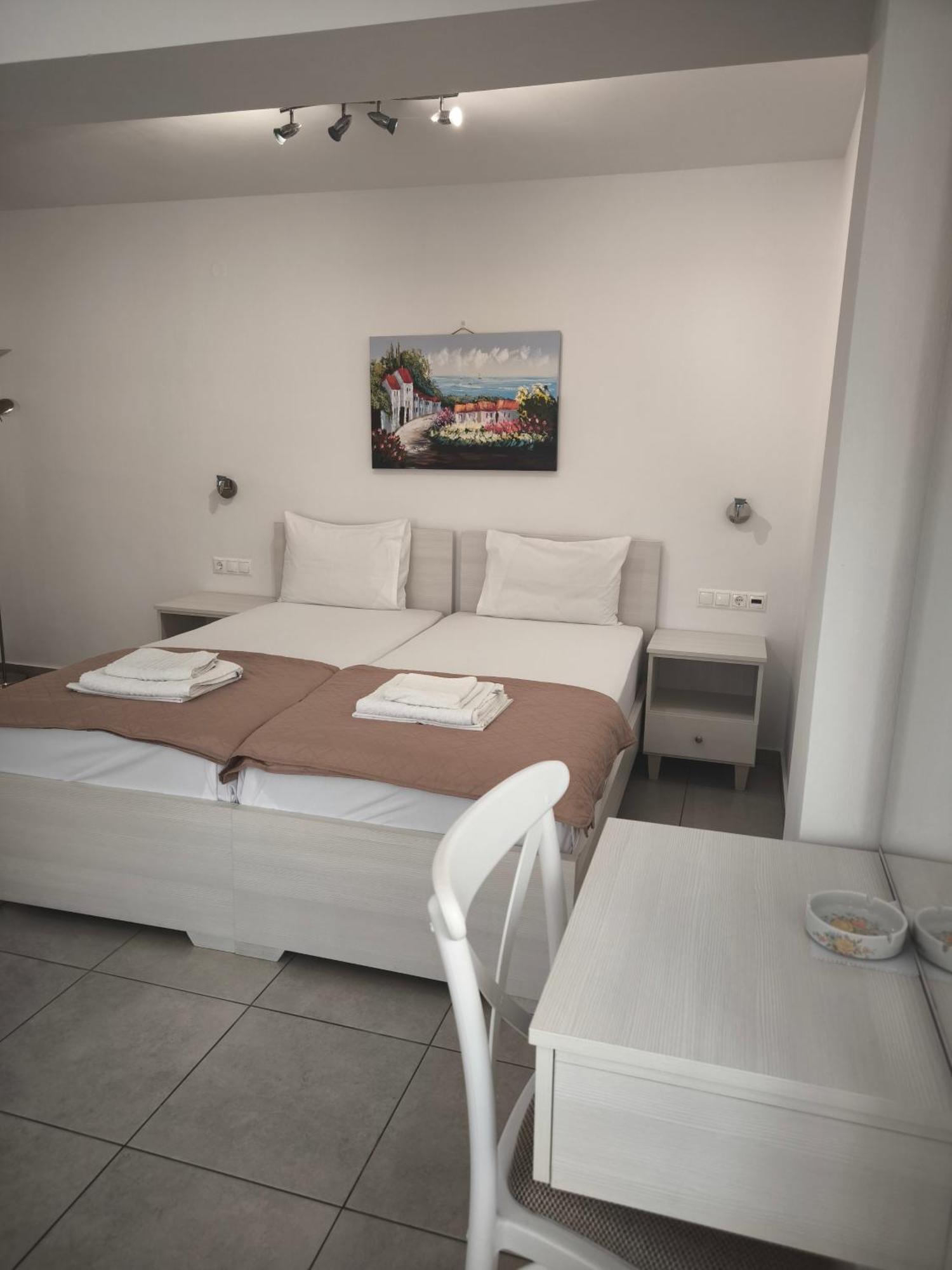 Alexia Rooms Палеохора Экстерьер фото